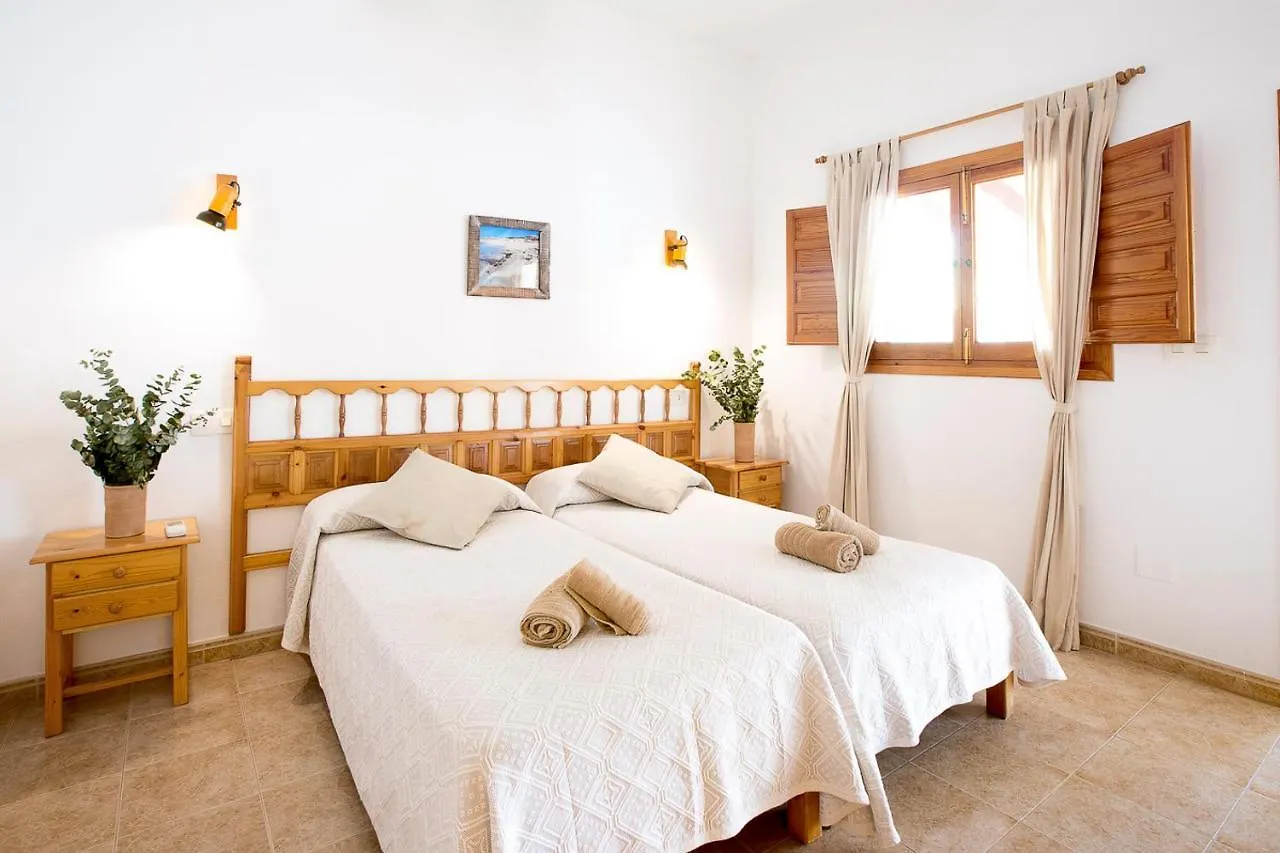 Apartamentos Molina 9-10-11 Es Calo